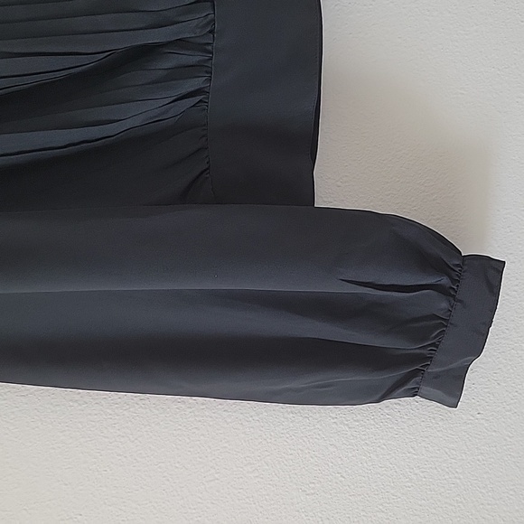 Vintage Black Pleated Front Cropped Blouse Size 6P - Picture 4 of 8